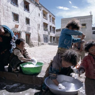 39 - Bucato sotto il palazzo reale di Lo Manthang