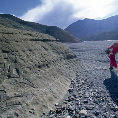 42 - Incontro sul greto della Kalighandaki