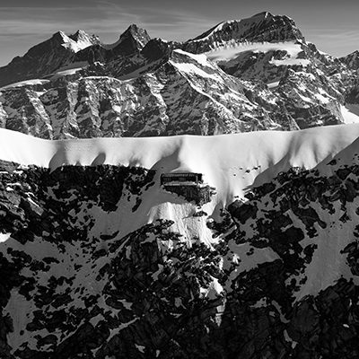 27 - Monte Rosa, il bivacco Resegotti alla base della Cresta Signal