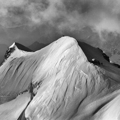 22 - Monte Rosa, la lunga cresta del Castore.
