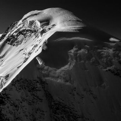 21 - Monte Rosa, Lyskamm Occidentale. Montagna di Luce