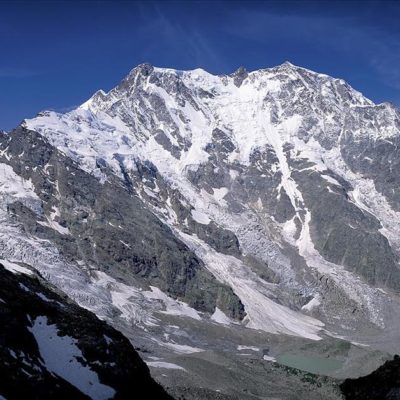 27 - Il versante Est del Monte Rosa dal Pizzo Bianco