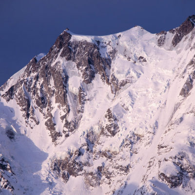 26 - La parete Est del Monte Rosa , la punta Gnifetti e il Canalone Marinelli